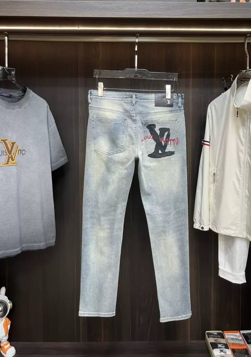 skater jeans logo